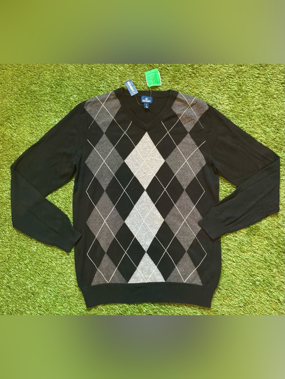 Old Navy Black Grey Argyle V-Neck Sweater Medium NWT